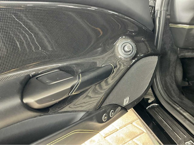 Ferrari 488 spider hele | 3.9 v8 biturbo | 2018 | 670 hp | full carbon | power15 to 05/2027 | gfg-98-p | 39.000 km | marge auto - afbeelding 47 van  51