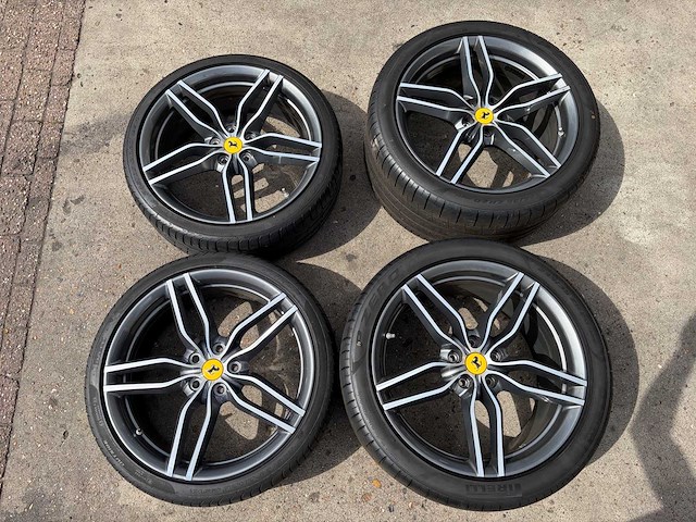 Ferrari ff velg - afbeelding 7 van  14