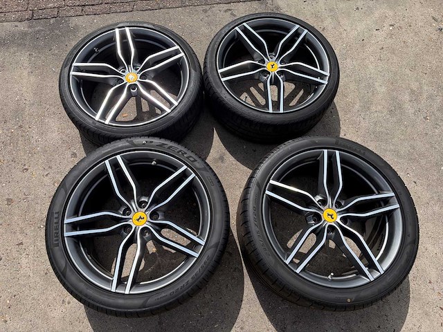Ferrari ff velg - afbeelding 8 van  14