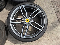 Ferrari ff velg - afbeelding 12 van  14