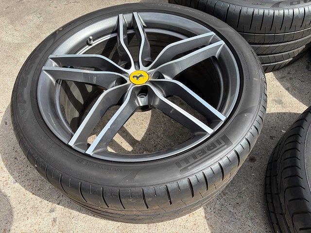 Ferrari ff velg - afbeelding 11 van  14