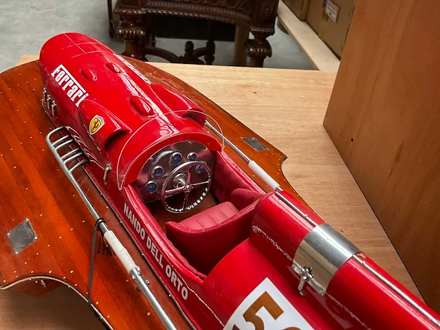 Ferrari hydroplane speedboot - afbeelding 4 van  5