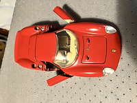 Ferrari modelauto op schaal 1 op 24 collected item er mist 1 achterlichtje - afbeelding 2 van  7