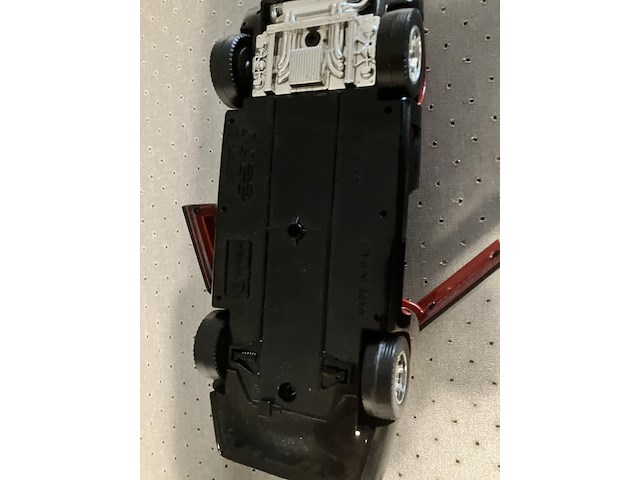 Ferrari modelauto op schaal 1 op 24 collected item open deuren - afbeelding 7 van  11