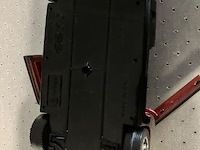 Ferrari modelauto op schaal 1 op 24 collected item open deuren - afbeelding 7 van  11