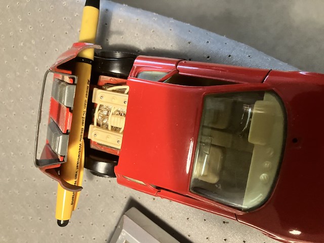 Ferrari modelauto op schaal 1 op 24 collected item open deuren - afbeelding 8 van  11