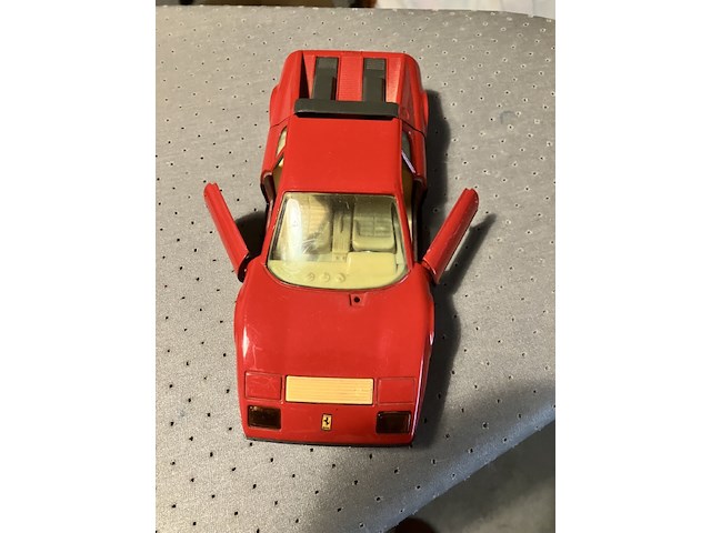 Ferrari modelauto op schaal 1 op 24 collected item open deuren - afbeelding 9 van  11