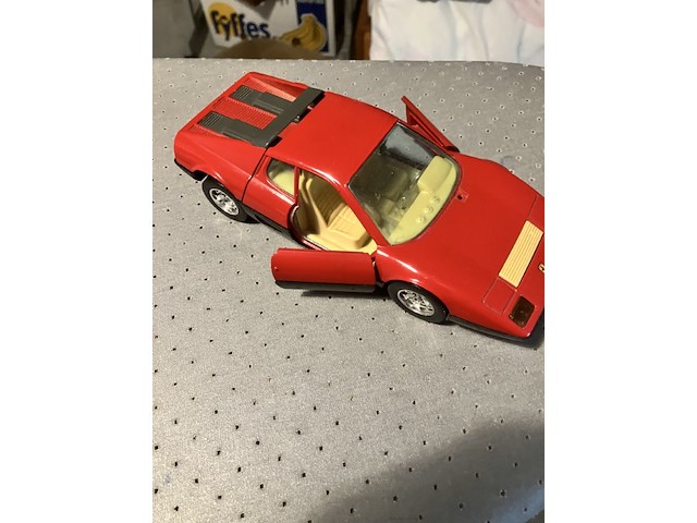 Ferrari modelauto op schaal 1 op 24 collected item open deuren - afbeelding 10 van  11