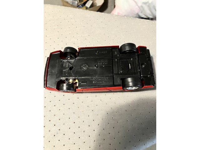 Ferrari modelauto op schaal 1 op 24 collected item - afbeelding 3 van  11