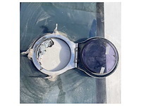 Ferretti 920 side mount front glass panel with opening porthole - 420407 - afbeelding 4 van  4