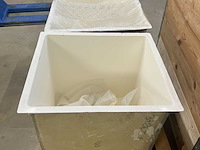 Ferretti yachts f850 bow locker - durable marine storage box for saltwater & uv protection - afbeelding 3 van  3