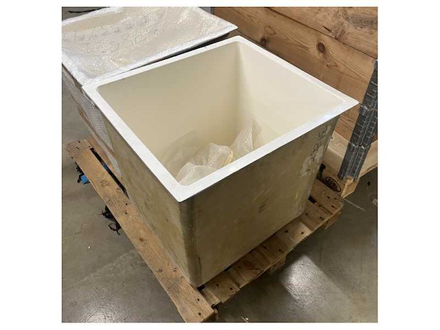 Ferretti yachts f850 bow locker - durable marine storage box for saltwater & uv protection - afbeelding 3 van  8