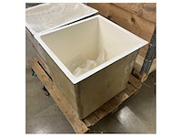 Ferretti yachts f850 bow locker - durable marine storage box for saltwater & uv protection - afbeelding 6 van  8