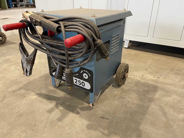 Ferrock - 250 - verrijdbaar elektrode lasapparaat - afbeelding 2 van  4