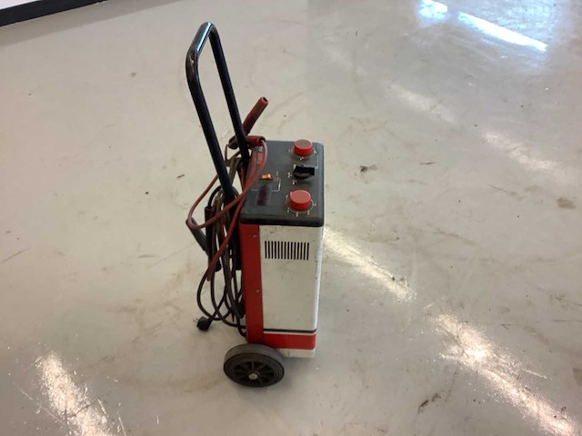 Ferve f-925 starthulp/acculader - afbeelding 8 van  12