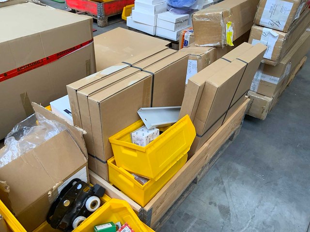 Festo - benteler - pro cleanroom - masévon complete voorraad spareparts eyrise bv (15 pallets) - afbeelding 5 van  42