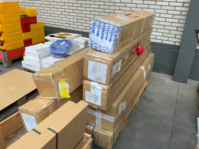 Festo - benteler - pro cleanroom - masévon complete voorraad spareparts eyrise bv (15 pallets) - afbeelding 6 van  42