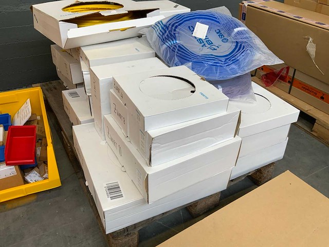 Festo - benteler - pro cleanroom - masévon complete voorraad spareparts eyrise bv (15 pallets) - afbeelding 1 van  42