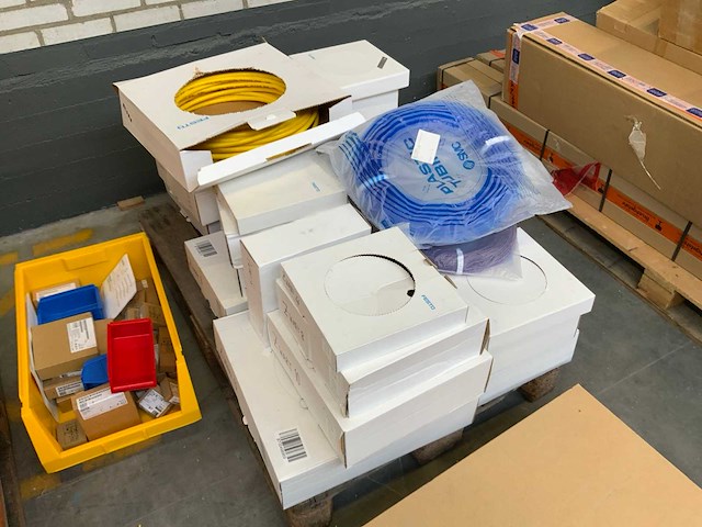 Festo - benteler - pro cleanroom - masévon complete voorraad spareparts eyrise bv (15 pallets) - afbeelding 12 van  42