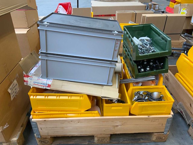 Festo - benteler - pro cleanroom - masévon complete voorraad spareparts eyrise bv (15 pallets) - afbeelding 30 van  42