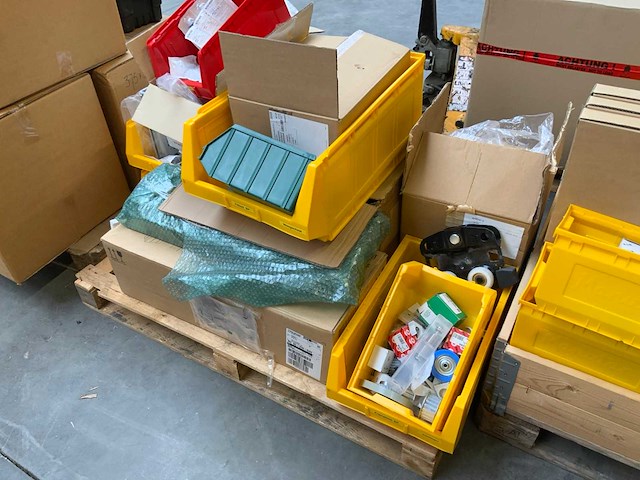 Festo - benteler - pro cleanroom - masévon complete voorraad spareparts eyrise bv (15 pallets) - afbeelding 36 van  42