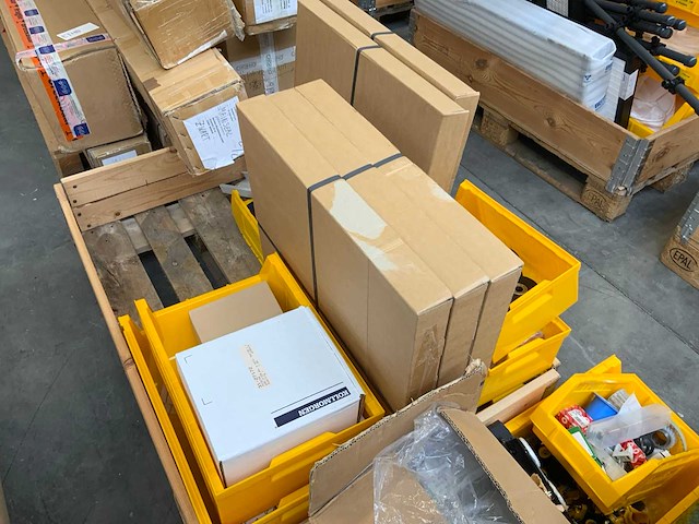Festo - benteler - pro cleanroom - masévon complete voorraad spareparts eyrise bv (15 pallets) - afbeelding 41 van  42