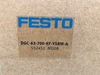 Festo - dgc-63-700-kf-ysrw-a - lineaire aandrijfing 1x - afbeelding 1 van  3