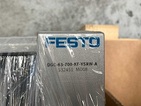 Festo - dgc-63-700-kf-ysrw-a - lineaire aandrijfing 1x - afbeelding 3 van  3