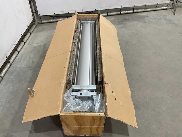 Festo - dngzk-200-1200-ppv-a - pneumatische cilinder - afbeelding 1 van  6