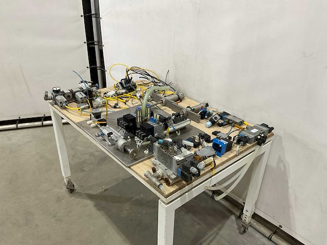 Festo - partij perslucht materiaal - afbeelding 1 van  9