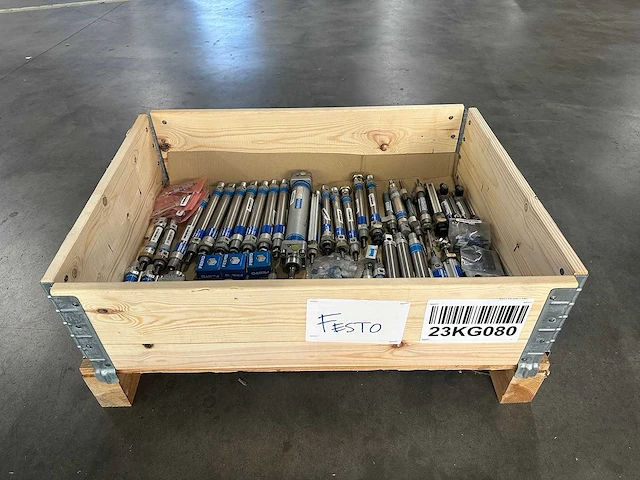 Festo - partij pneumatische cilinders & toebehoren - afbeelding 1 van  9