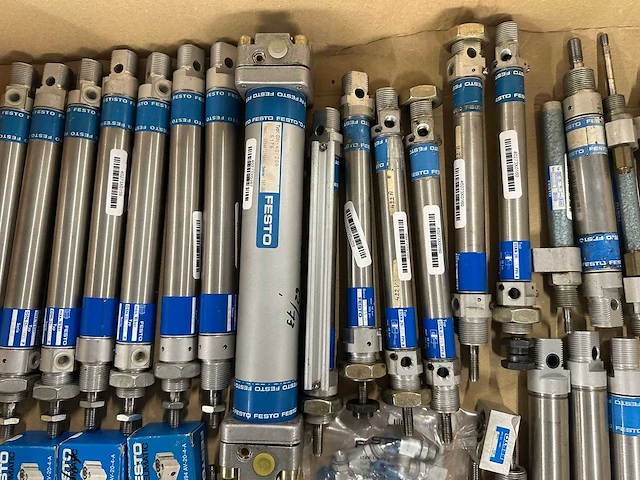 Festo - partij pneumatische cilinders & toebehoren - afbeelding 7 van  9