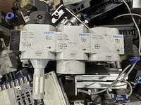 Festo - pneumatiek - partij ventielblokken, cilinders/actuatoren & drukregelaars - afbeelding 2 van  12