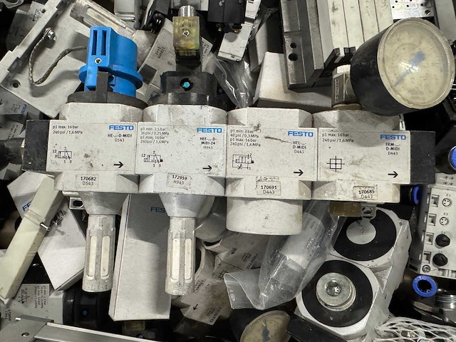 Festo - pneumatiek - partij ventielblokken, cilinders/actuatoren & drukregelaars - afbeelding 3 van  12