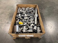 Festo - pneumatiek - partij ventielblokken, cilinders/actuatoren & drukregelaars - afbeelding 1 van  12