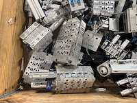 Festo - pneumatiek - partij ventielblokken, cilinders/actuatoren & drukregelaars - afbeelding 7 van  12