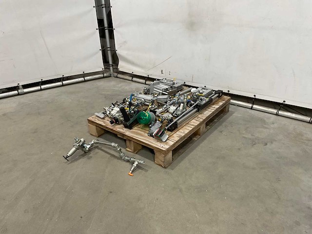 Festo - pneumatische onderdelen - afbeelding 1 van  7