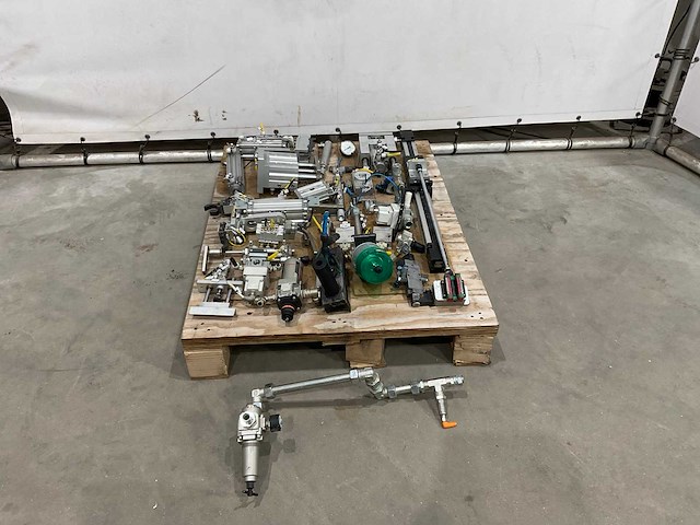 Festo - pneumatische onderdelen - afbeelding 5 van  7