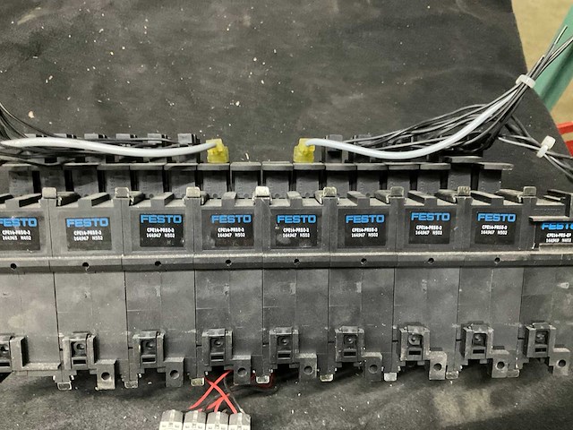 Festo cpe14-pesg-2 ventielenblok - afbeelding 4 van  4