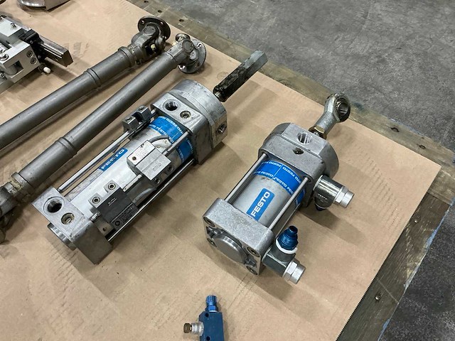 Festo diverse pneumatische onderdelen - afbeelding 3 van  9