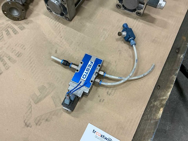 Festo diverse pneumatische onderdelen - afbeelding 4 van  9