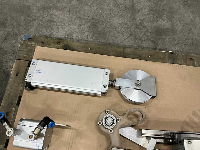Festo diverse pneumatische onderdelen - afbeelding 9 van  9