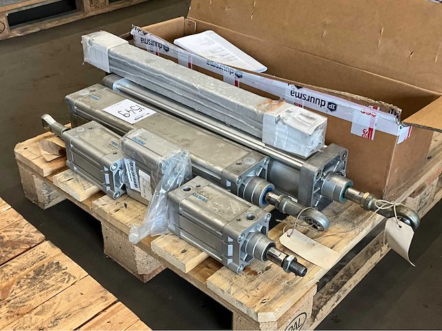 Festo dnc 100 / dnc 80 / advu 50 diverse normcilinders (7x) - afbeelding 1 van  9