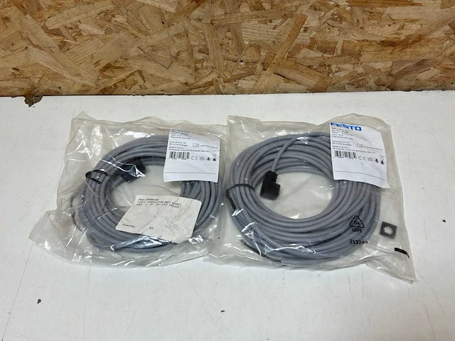 Festo kme-1-24-10-led connector met kabel (2x) - afbeelding 1 van  4