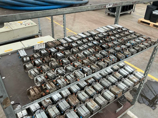 Festo pneumatische cilinders - afbeelding 7 van  12