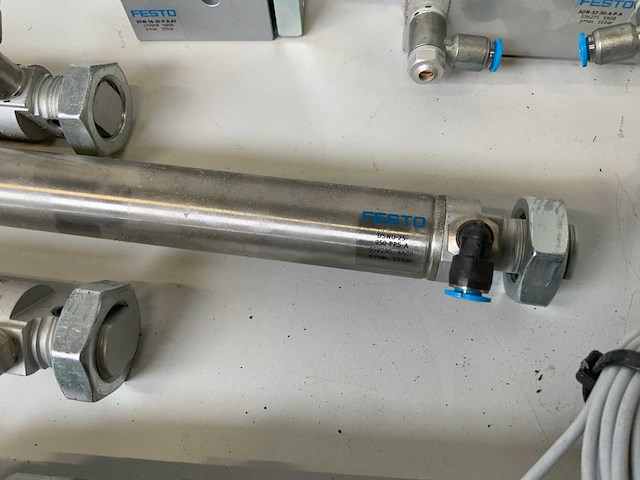 Festo pneumatische componenten (13x) - afbeelding 2 van  13