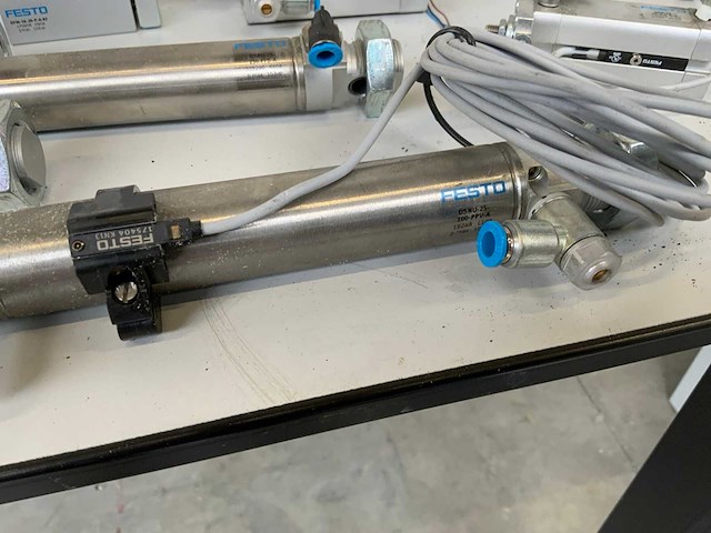 Festo pneumatische componenten (13x) - afbeelding 4 van  13