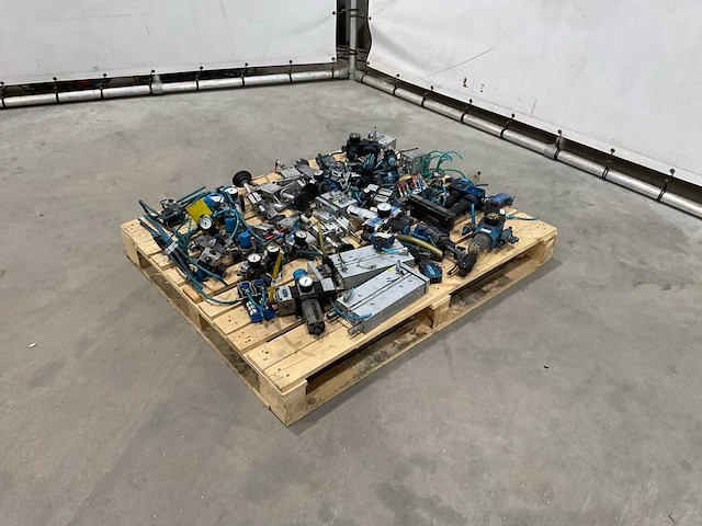 Festo pneumatische onderdelen - afbeelding 1 van  11