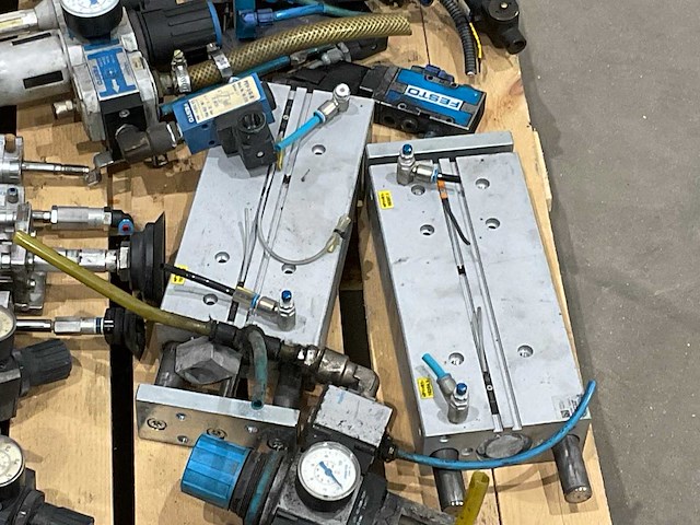 Festo pneumatische onderdelen - afbeelding 8 van  11