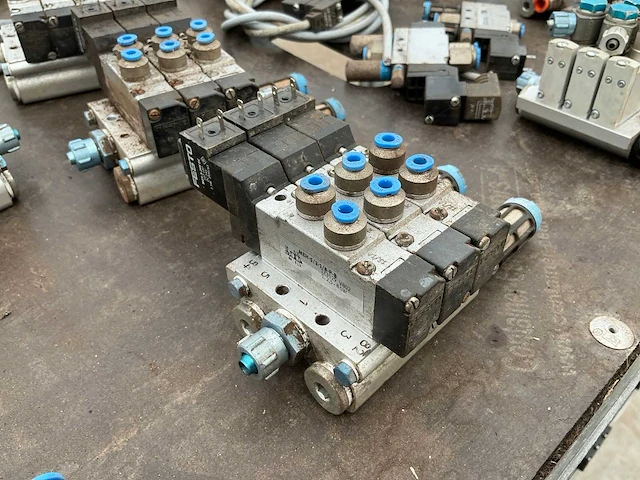 Festo pneumatische ventielen - afbeelding 2 van  12